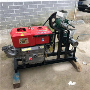 溫州鹿城食品膨化機械創(chuàng)新 聚焦新型麻辣條機與汽輪機研發(fā)銷售